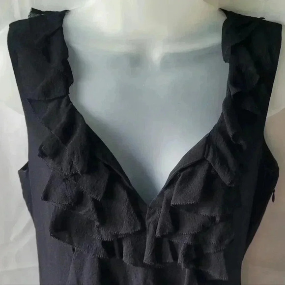 Banana Republic ruffled front silk dress, sleeveless, black, size 6 - Picture 2 of 9